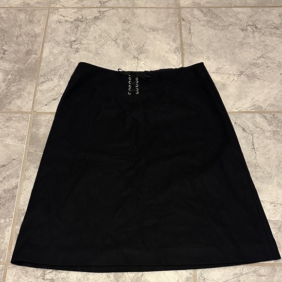 J. Crew Black Pencil Skirt ✨ Timeless Wardrobe Staple - Picture 4 of 7